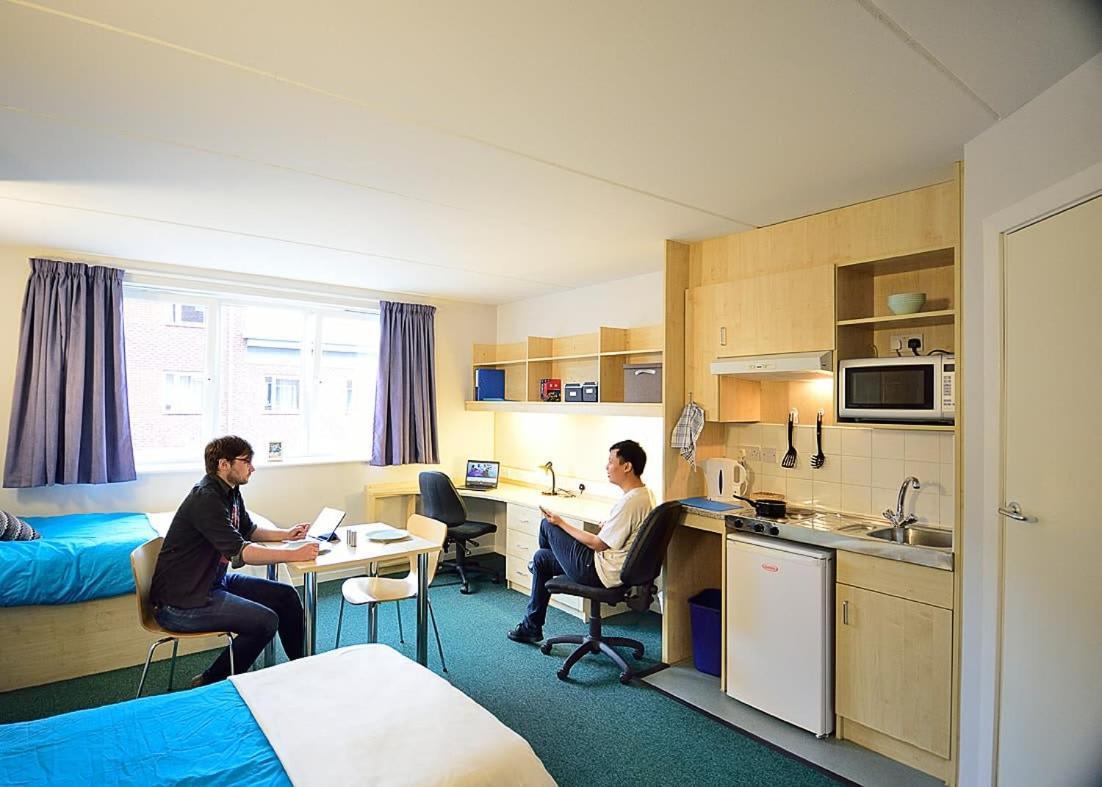 Ferienwohnung Broadgate Park Beeston Nottingham Exterior foto