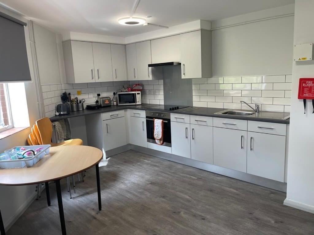 Ferienwohnung Broadgate Park Beeston Nottingham Exterior foto